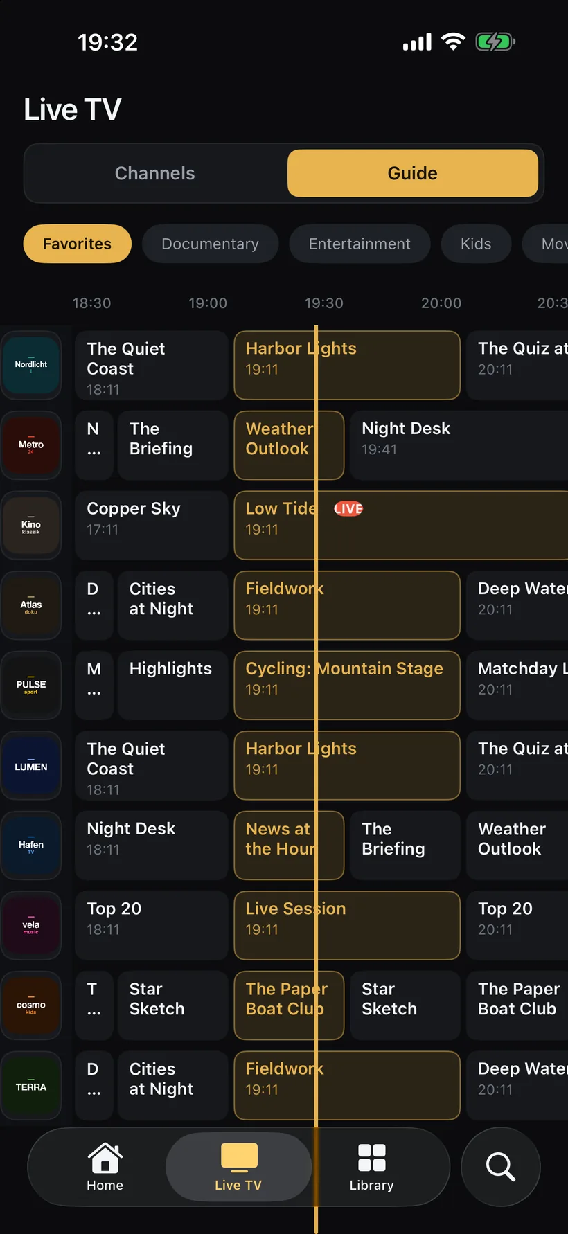 The programme guide on iPhone with group filters and the current programmes highlighted